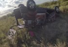 Una mujer despistó y volcó en el cantero central de la Ruta 18