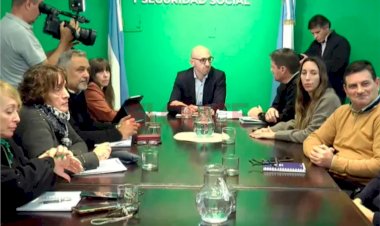 La provincia cerró la paritaria estatal con un aumento remunerativo y liquidará por decreto a los docentes