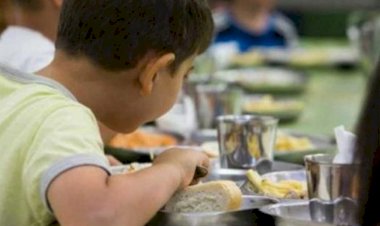 Un grupo de padres, AGMER y CAUCE presentaron un “amparo colectivo” para frenar la centralización en comedores escolares