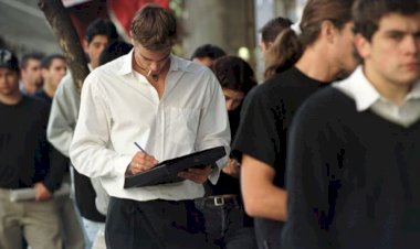 Con 12 mil puestos de trabajo menos, el empleo registrado cae por tercer mes consecutivo