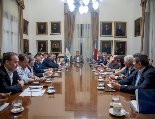 En gabinete, Frigerio monitoreó la ayuda de la provincia a las ciudades afectadas por el temporal