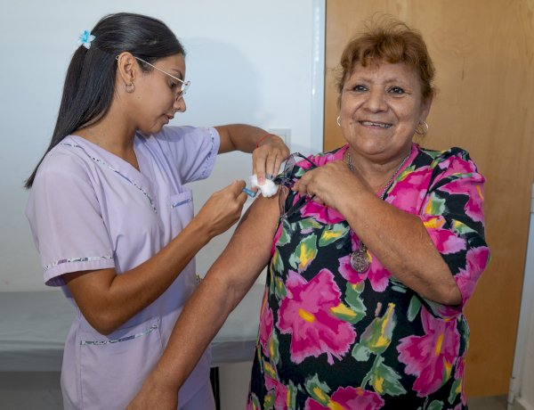 Salud insta a completar esquemas de vacunación antigripal a la población objetivo