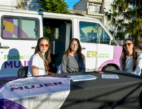 Plaza Mansilla fue sede de una concurrida Feria del Día de la Madre de Manos Entrerrianas