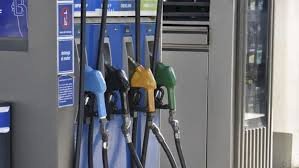 Descuentos de hasta 30% y reintegros de $35.000 para cargar combustible en octubre