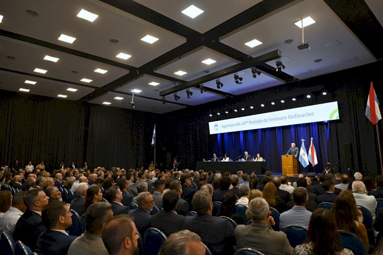 Frigerio anunció más viviendas, baja de impuestos y mejoras en salud