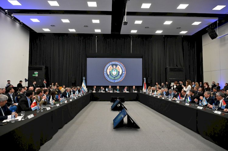 Frigerio encabezó la apertura del Consejo Federal de Seguridad Interior que sesionó en Entre Ríos